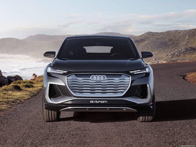 فروش قطعی آئودی Q4 e-tron 40 مدل 2025 با تحویل ۲۰ روزه آغاز شد - ماشینی شو